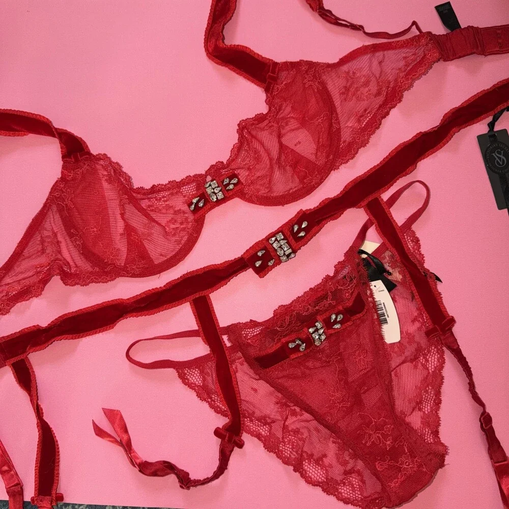 Victoria's Secret DESIGNER COLLECTION 36C BRA+garter+L RED VELOUR BOWS crystals