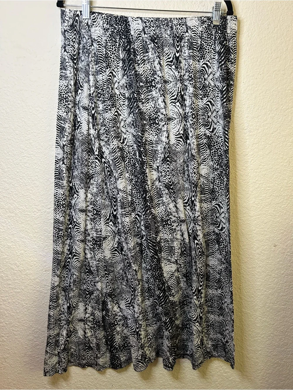 Christopher & Banks neutral maxi