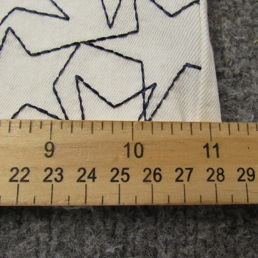 DG2 Pants Womens 24W White‎ Star Embroidered Cropped Raw Hem Stretch Jeans