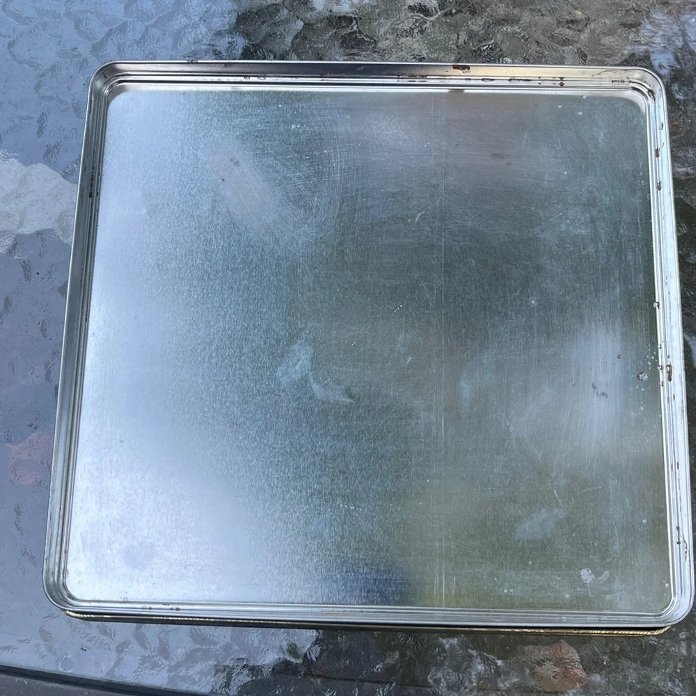 Vintage Tin box. biscuit tin.