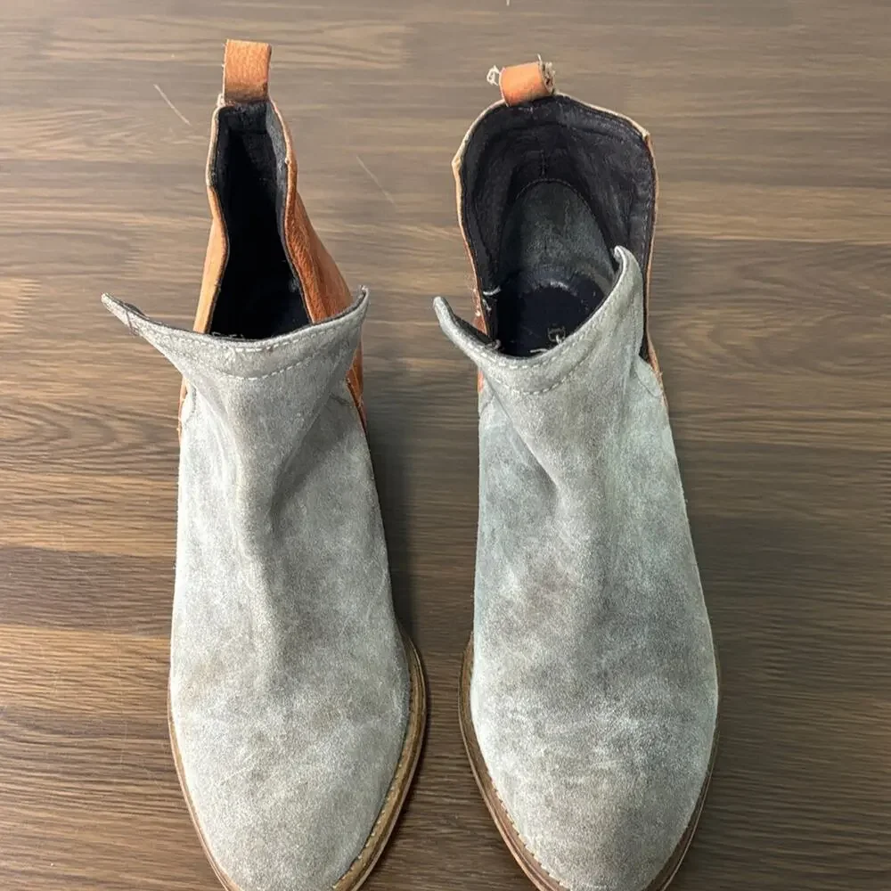 DIBA True Women's Suede‎ Ankle Boots - Gray and Tan