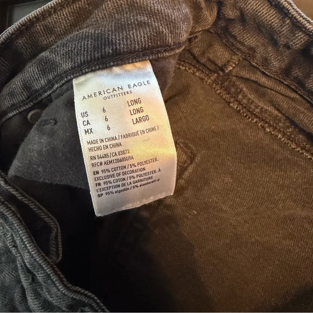 American Eagle Outfitters mom Jeans