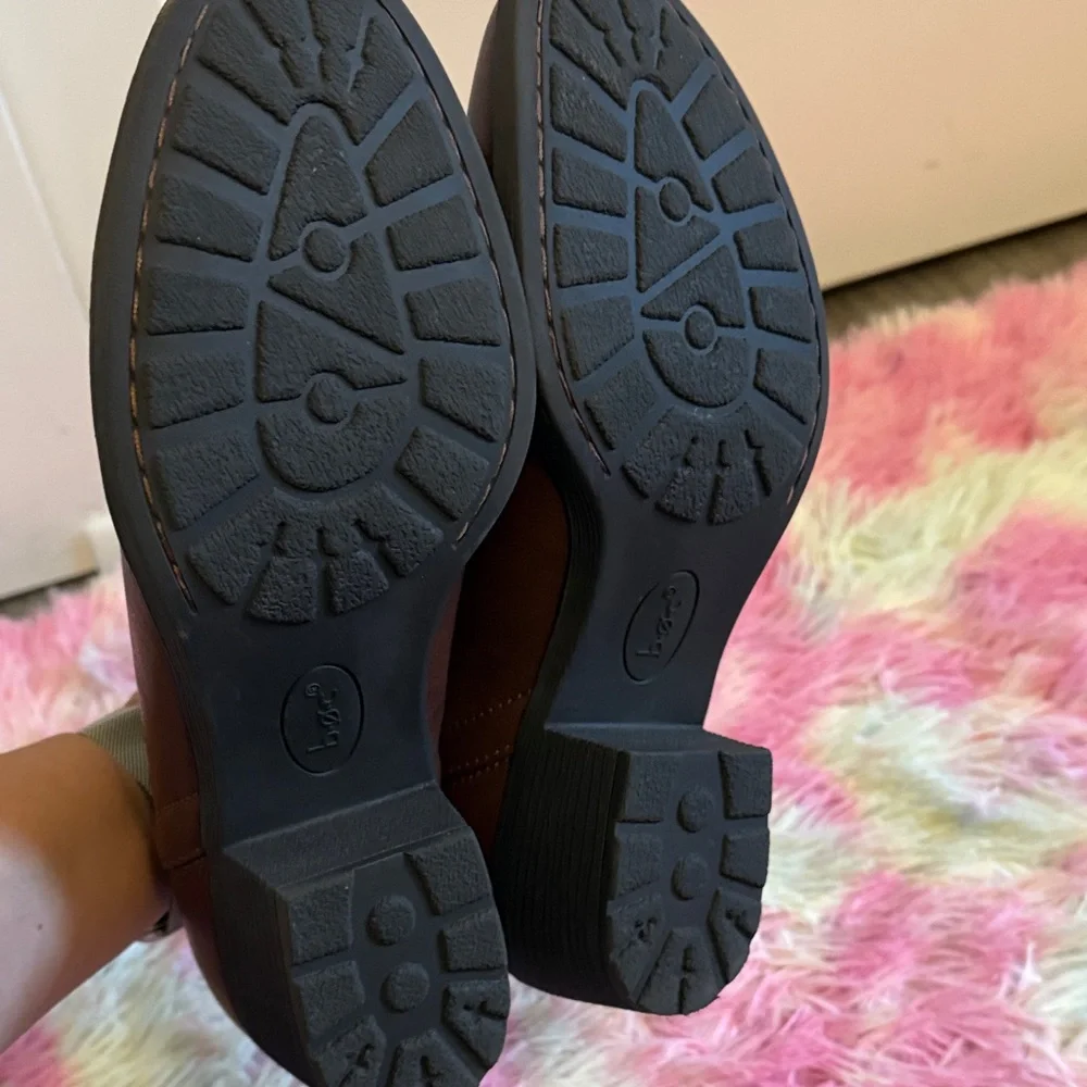 b. ø. c both ankle style