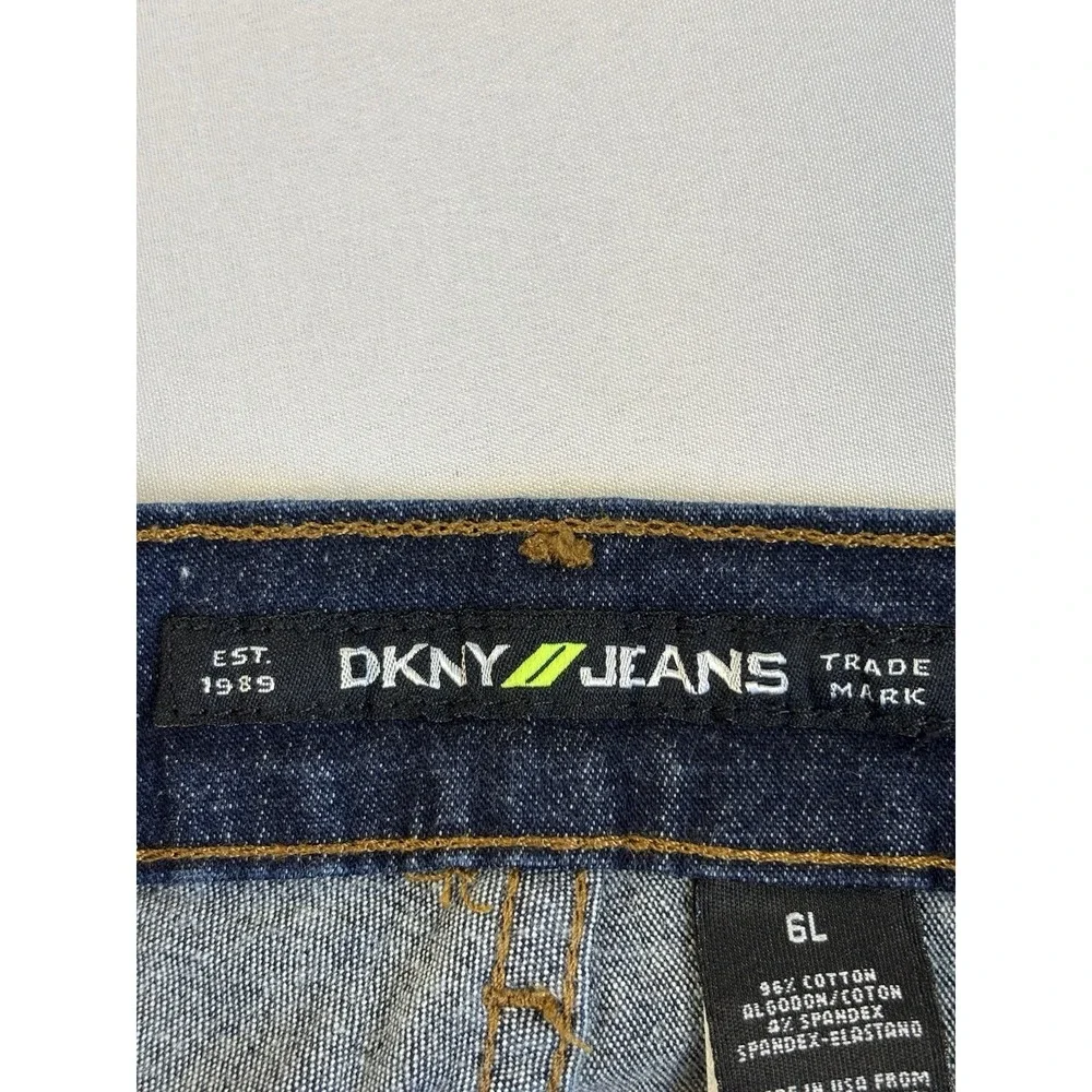 VTG DKNY Women's 6L Times Square Flare Jeans Dark Wash Blue Denim Y2K 90's Retro