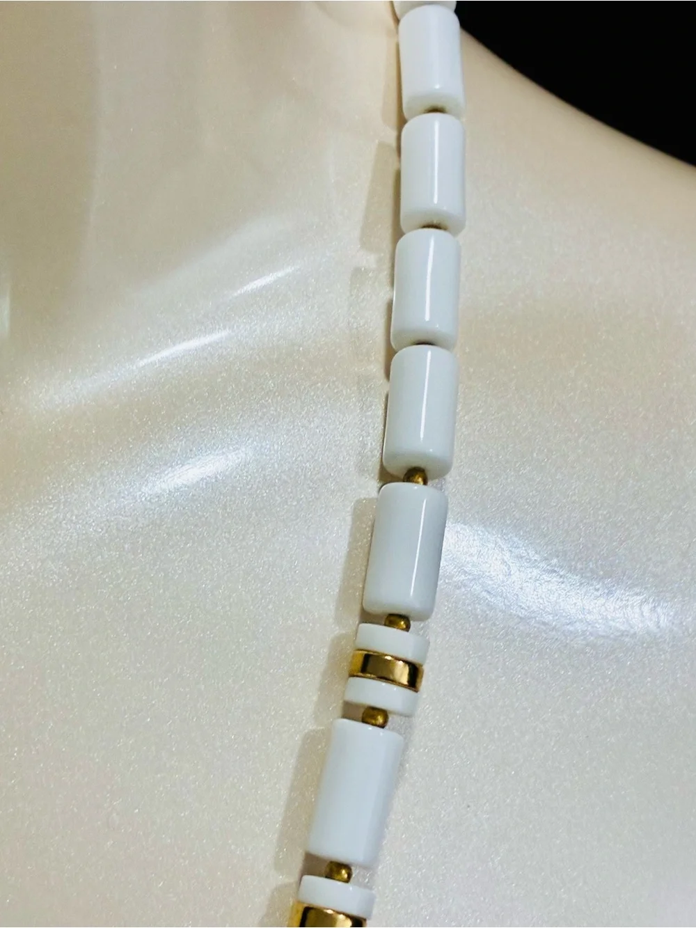 VTG Lucite Classic White Beaded Necklace with Gold Accents Lightweight Casual