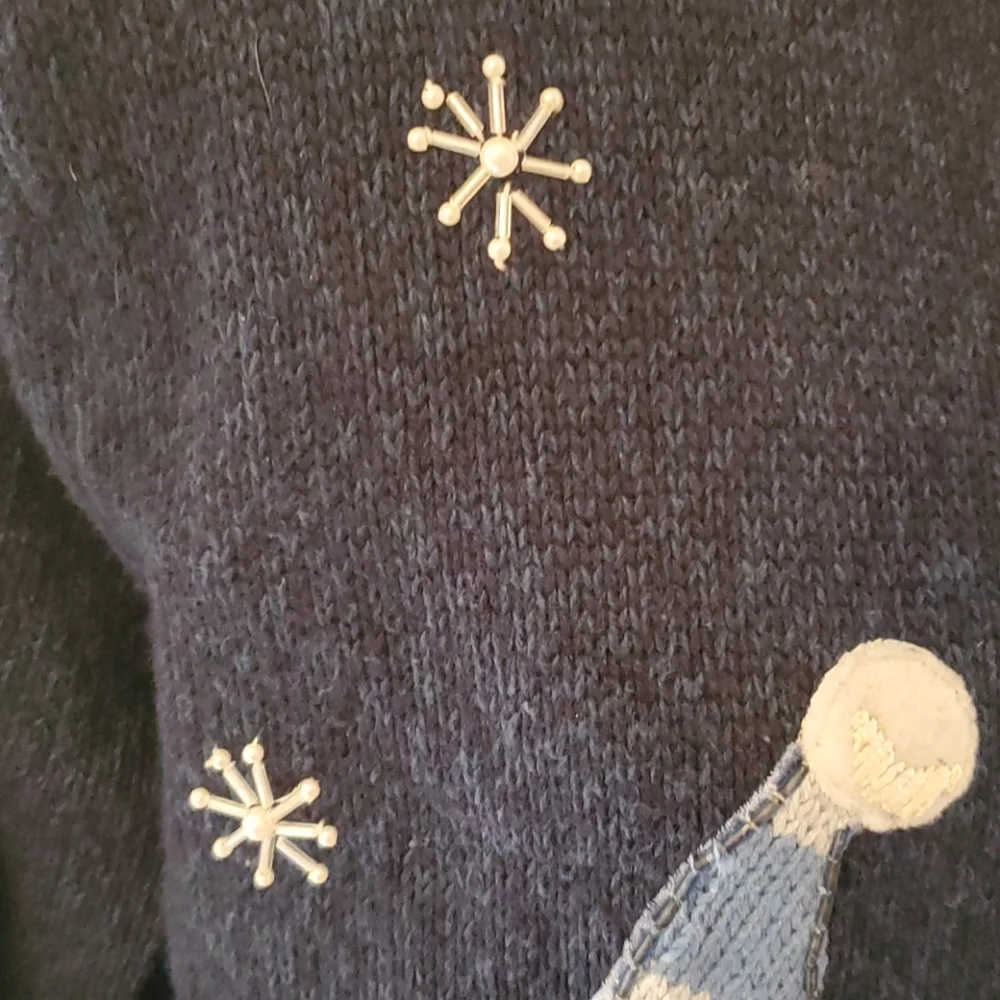 Tiara International sweater upper