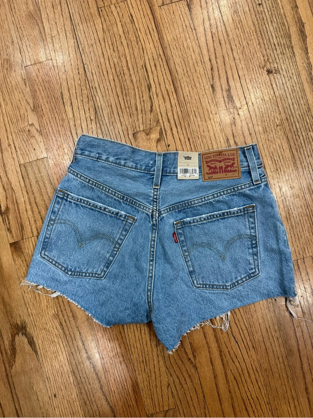 Levis levi jean