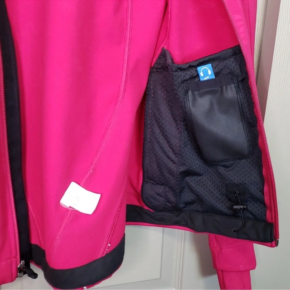 Brooks dynamic jacket