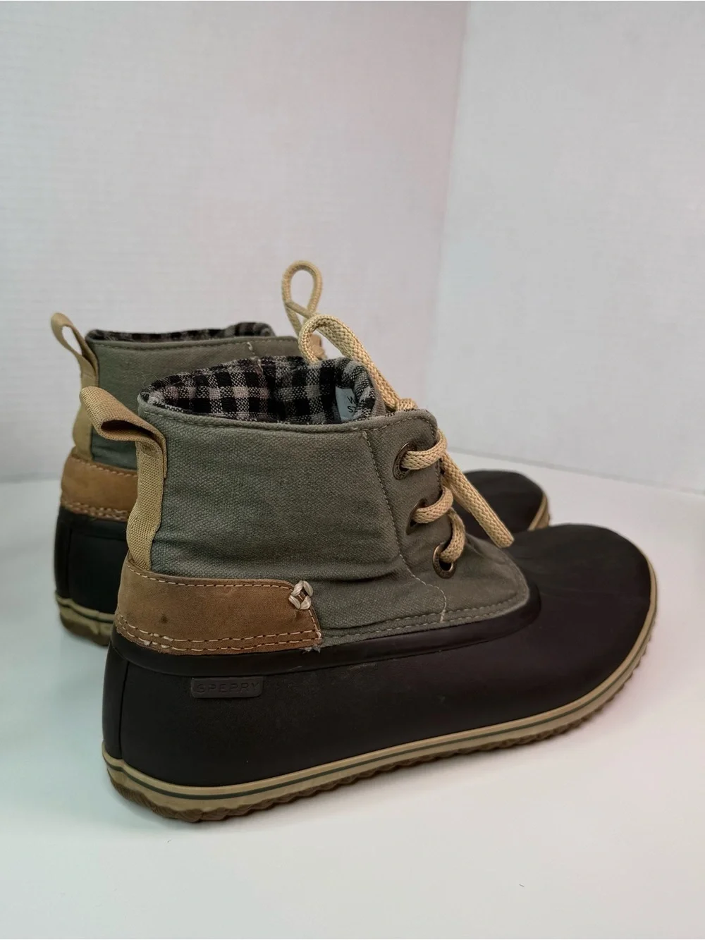 Sperry lace up