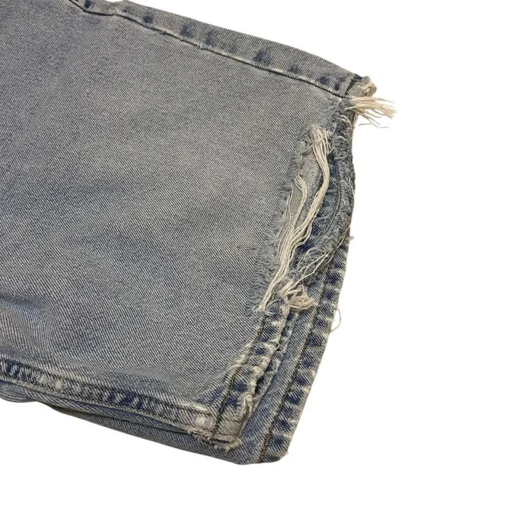 Levis add classic