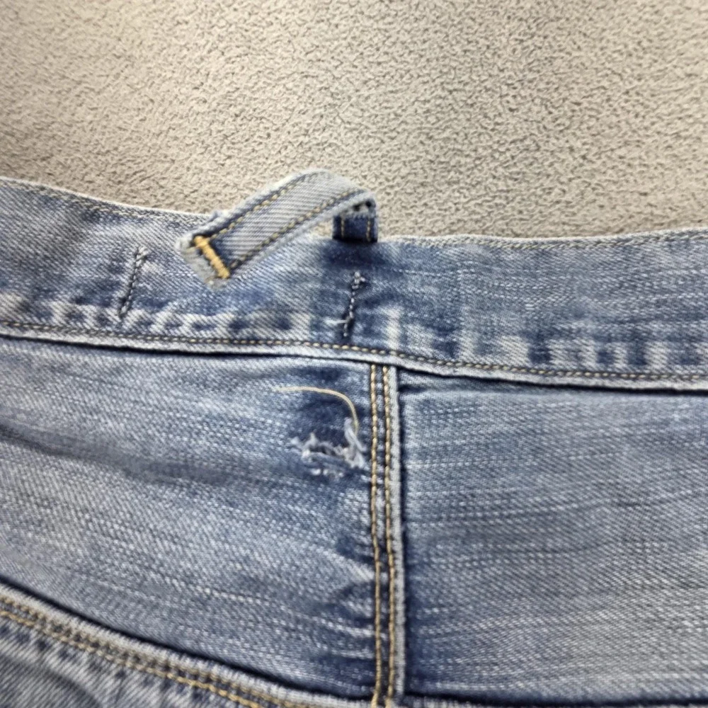 Levis 9608 important