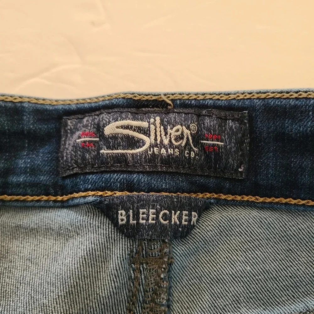 Silver jeans Bleecker  women's  sz.26 ×29