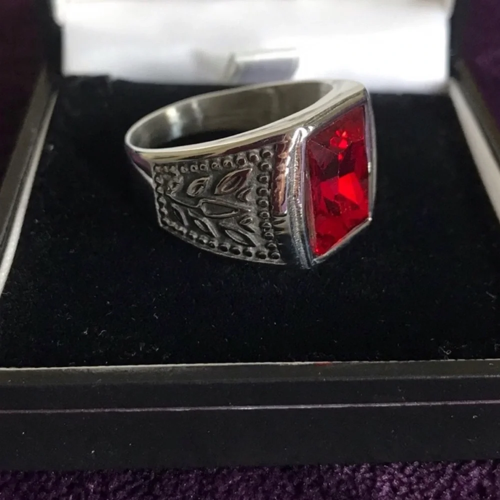 N/A statement gemstone adds