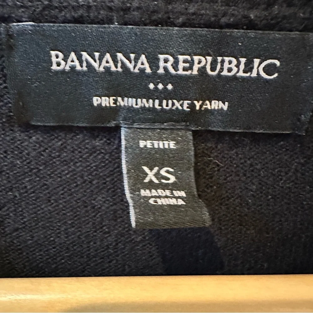 Banana Republic Factory preloved cashmere