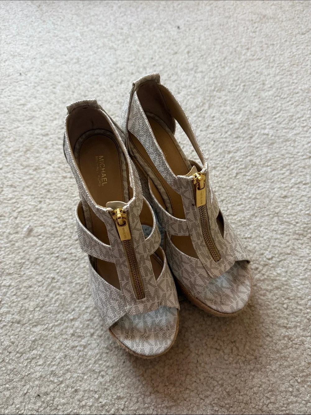 Michael Kors chic zipper