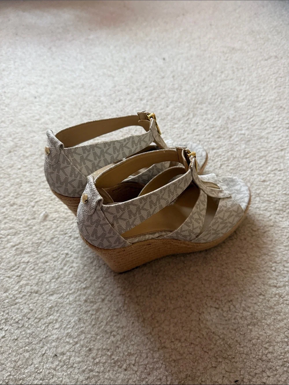Michael Kors toe weather zipper