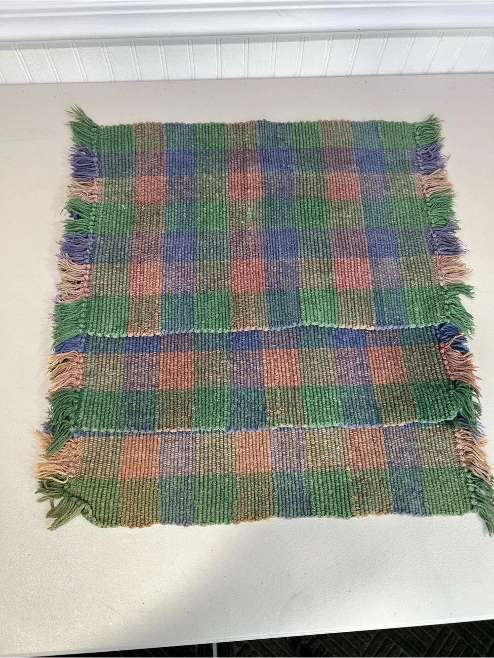 N/A accent green handwoven
