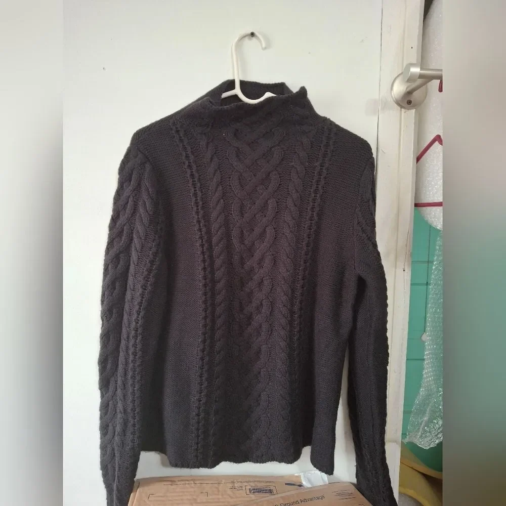 St. John's Bay Women's Turtleneck Sweater - Black (Rox226)