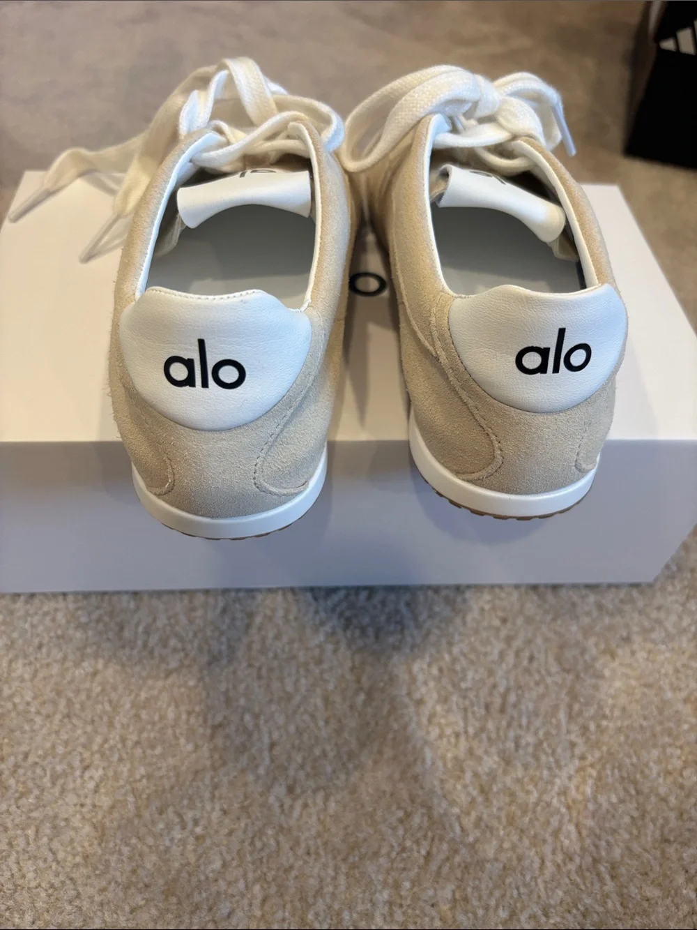 ALO Yoga soft suede