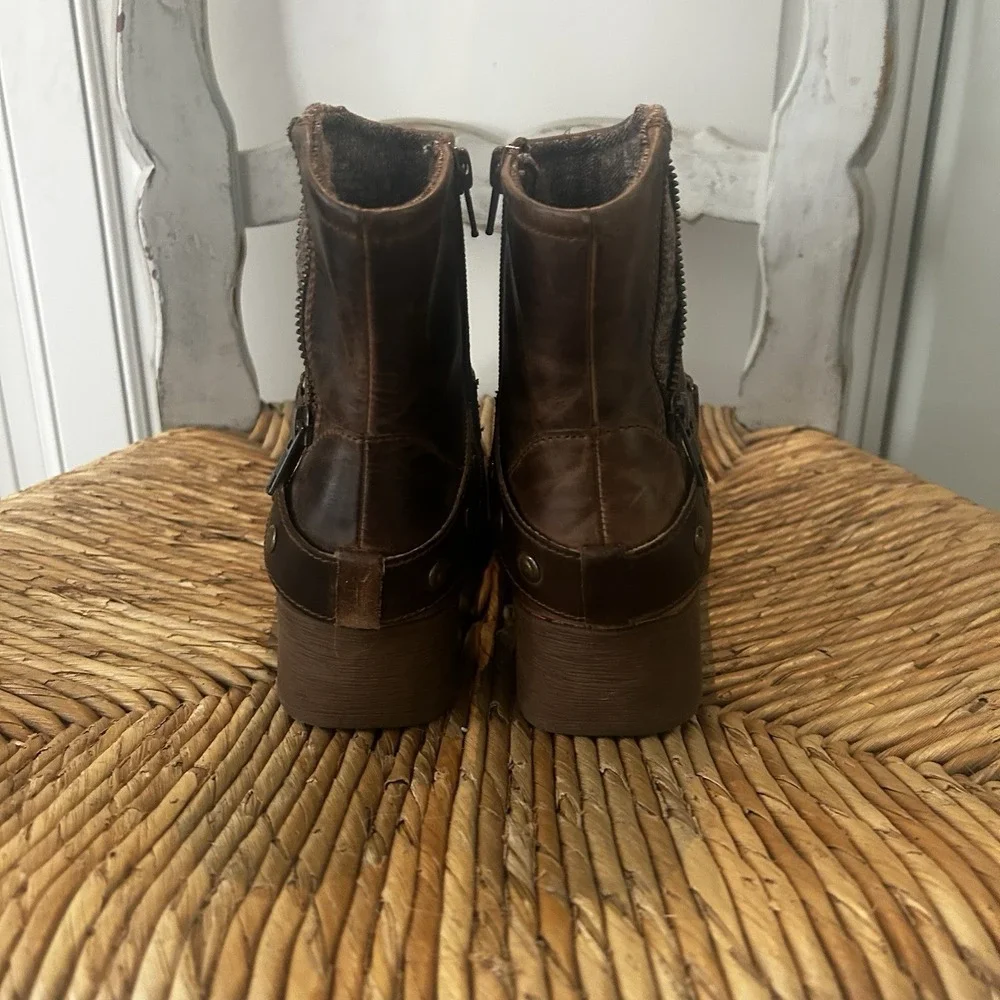 Brown Moto Distressed Leather Ankle Booties Size 8M Zip B.O.C. Born of Concept