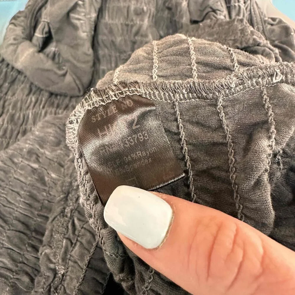 POL black ruffled