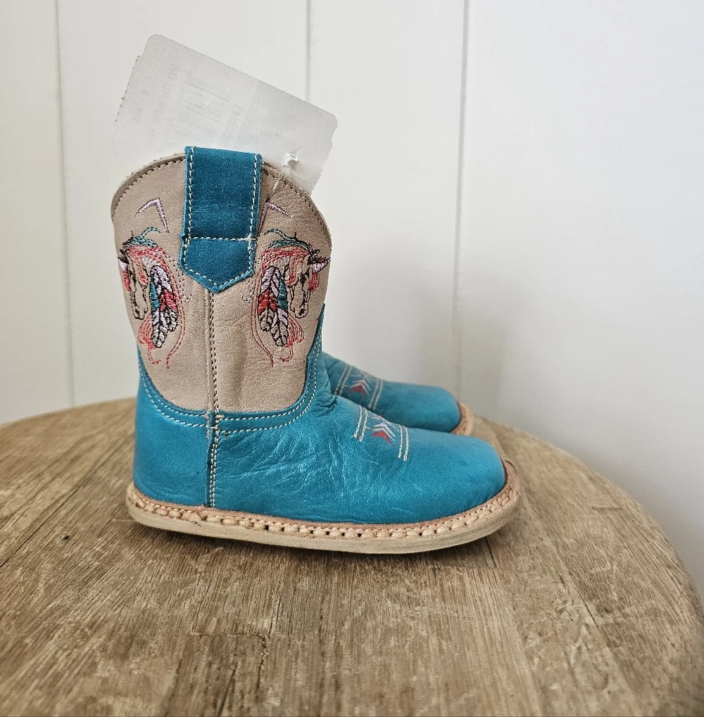 Roper vibrant turquoise