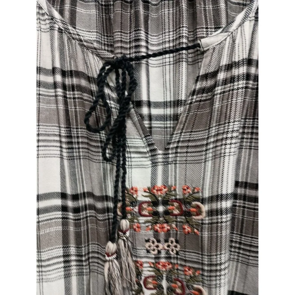 Tolani lightweight plaid