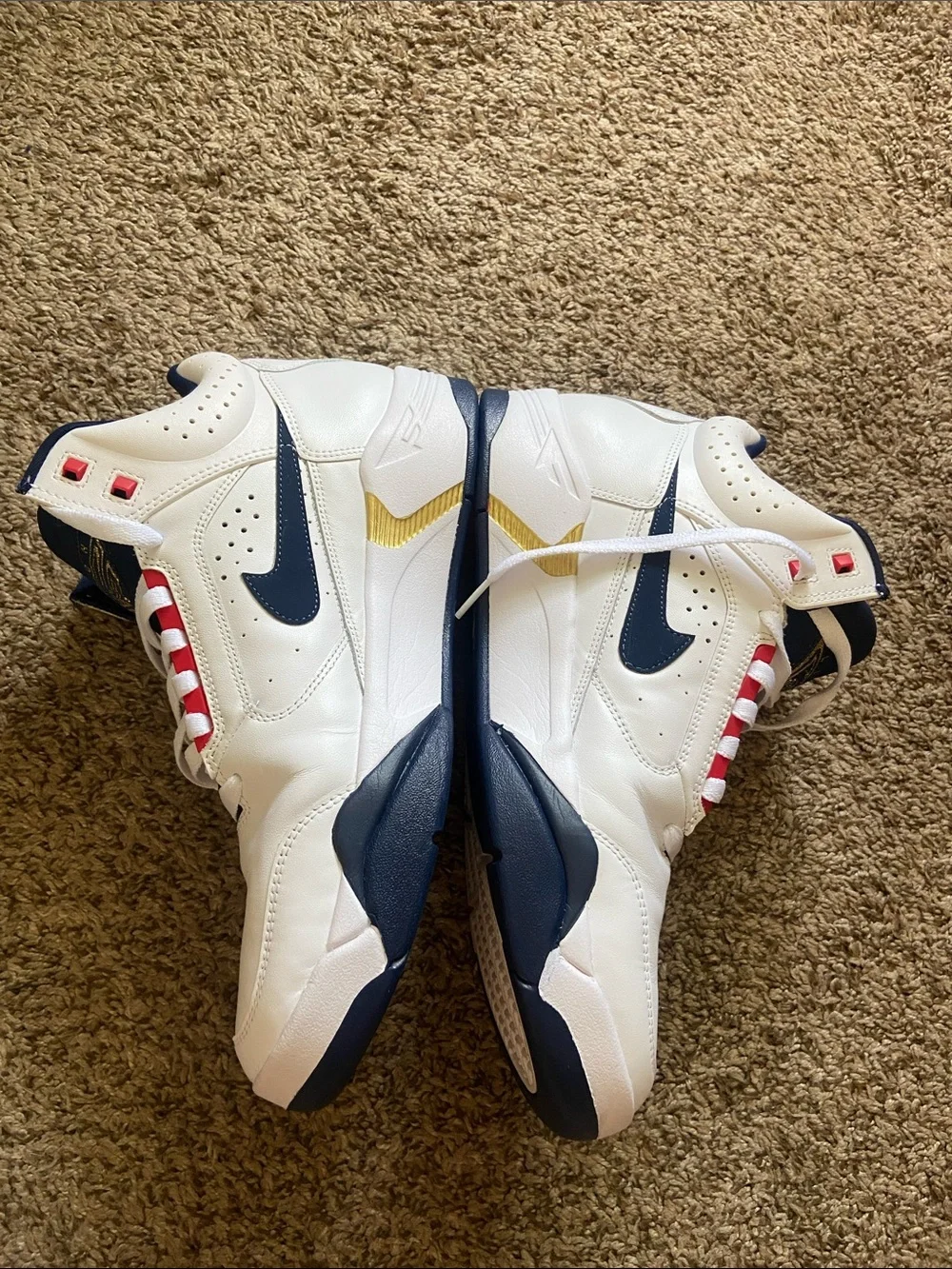 Nike men’s flight