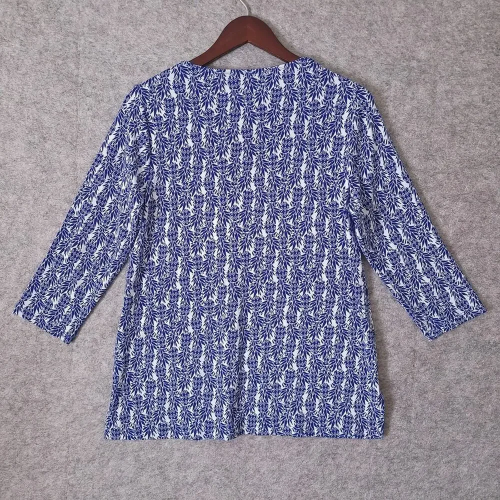 Chico's Travelers Pineapple Slinky Top Size 1 Blue Resort Tropical Stretch