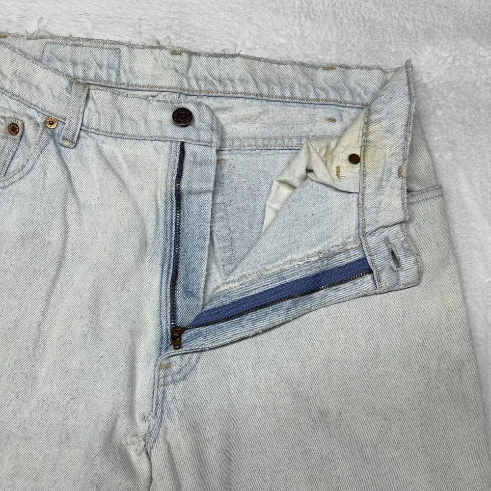 Vintage Levi's Jeans Men's Blue Denim Relaxed Fit Tapered Leg Zip‎ Fly - 32X31.5