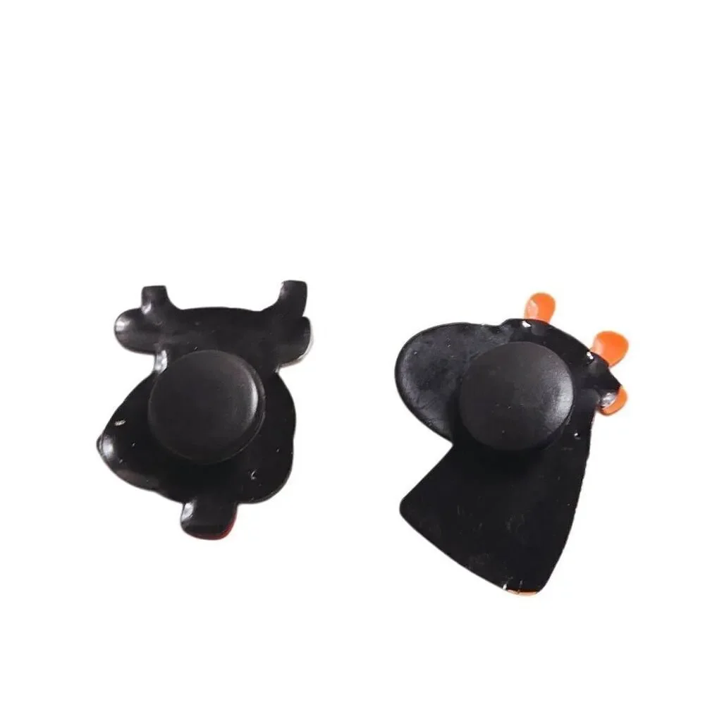 Jibbitz Style Shoe Charm Cow and Giraffe