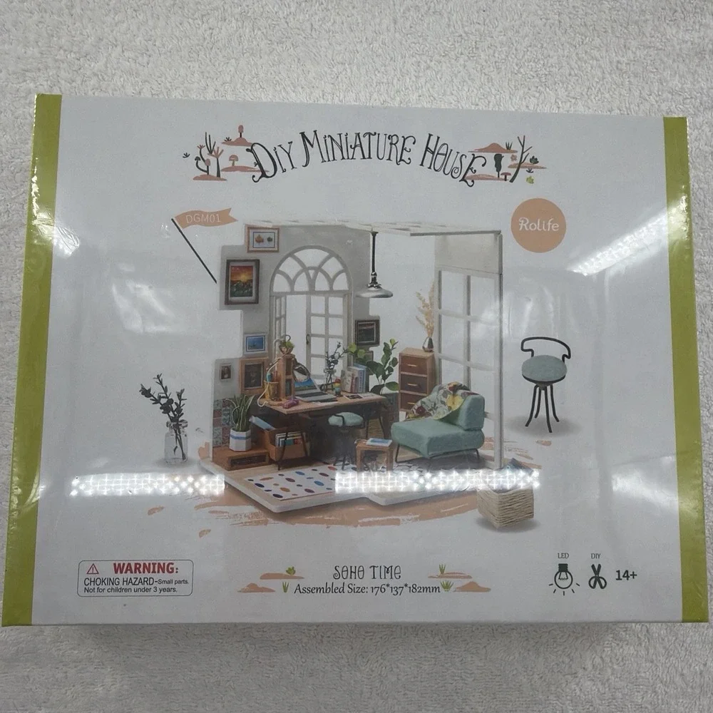 Robotime Rolife Soho Time DIY Miniature House Room Kit DGM01 NEW SEALED