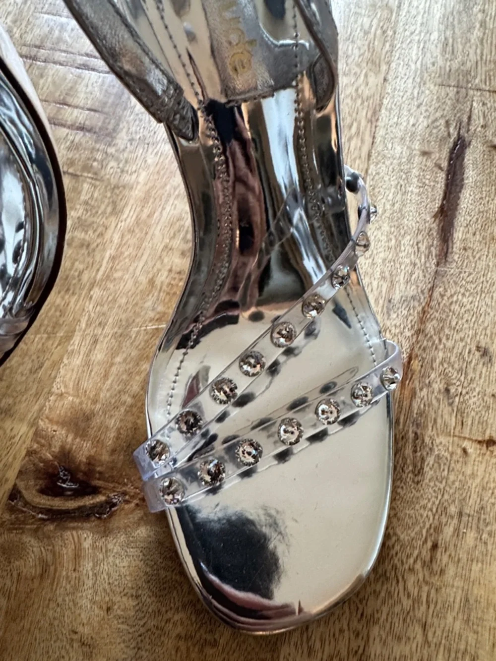 Larroude elegant silver