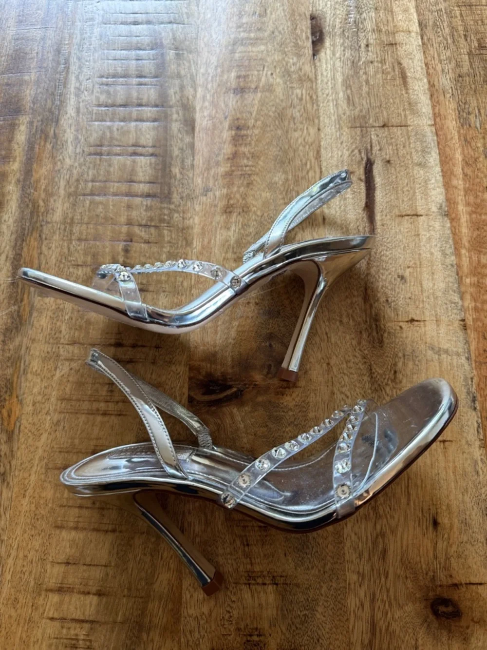 Larroude elegant silver