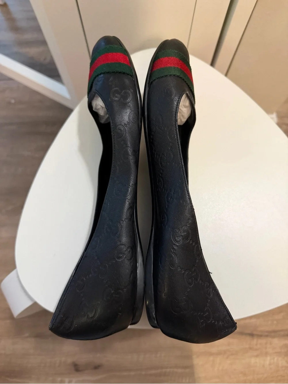 Gucci elegant black