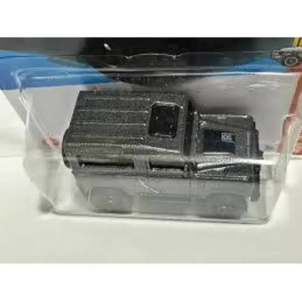 Hot Wheels Land Rover Defender 90 HW Hot Trucks 10/10, 227/250