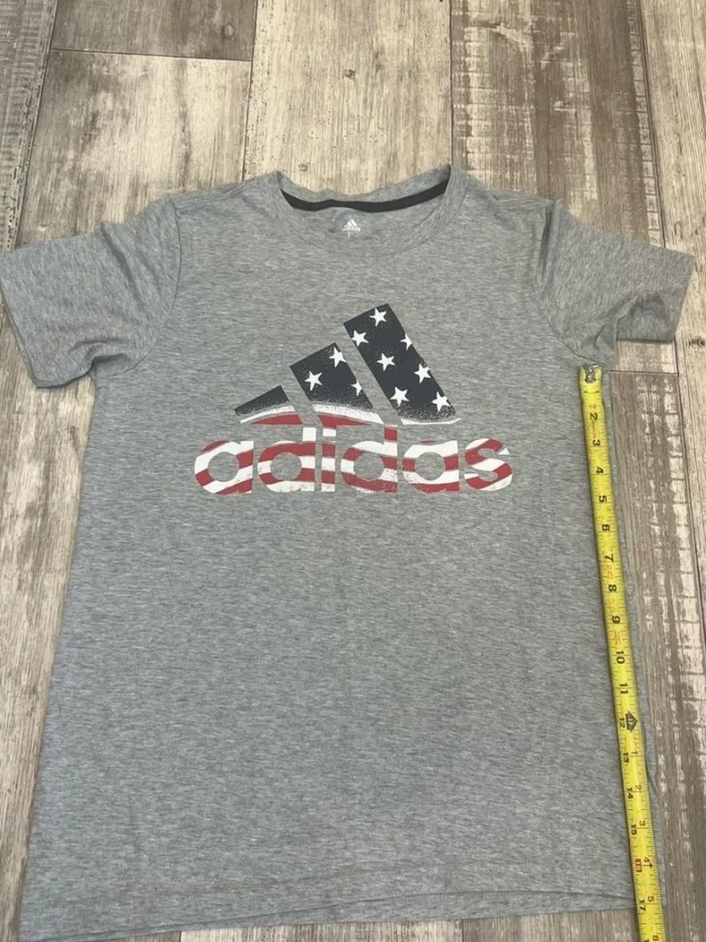 Adidas Gray Tee with American Flag Logo Kids Size Large 14/16