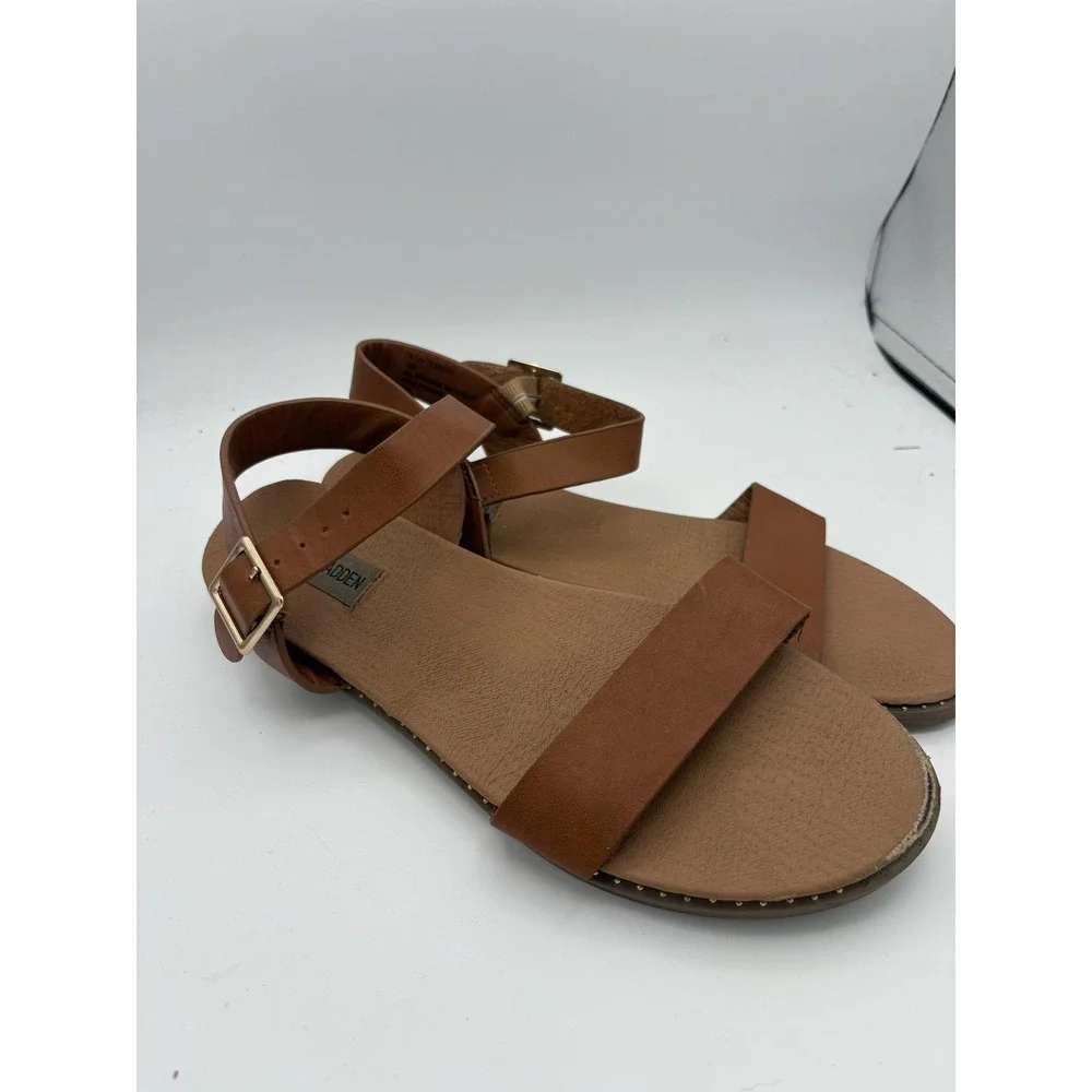Steve Madden brand steve