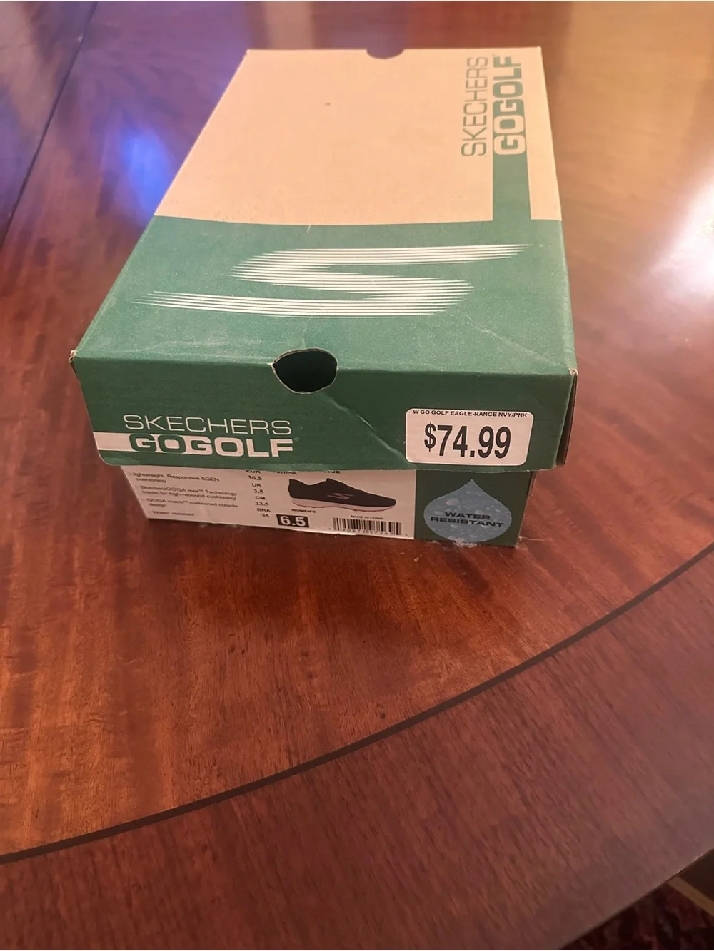 Skechers gogolf branded