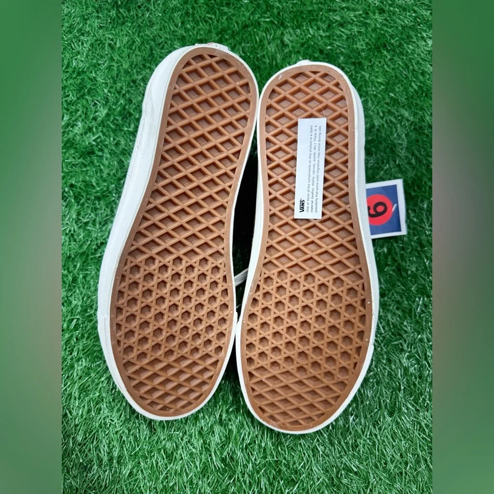 Vans Women shoes‎ Size 6