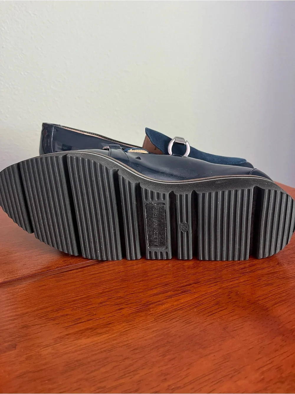 Women's 6.5 Navy Patent & Suede Platform Loafers