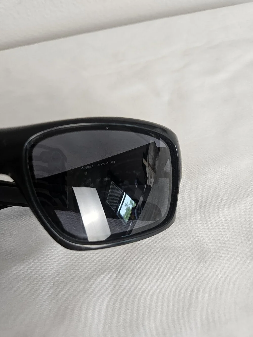 Oakley men black