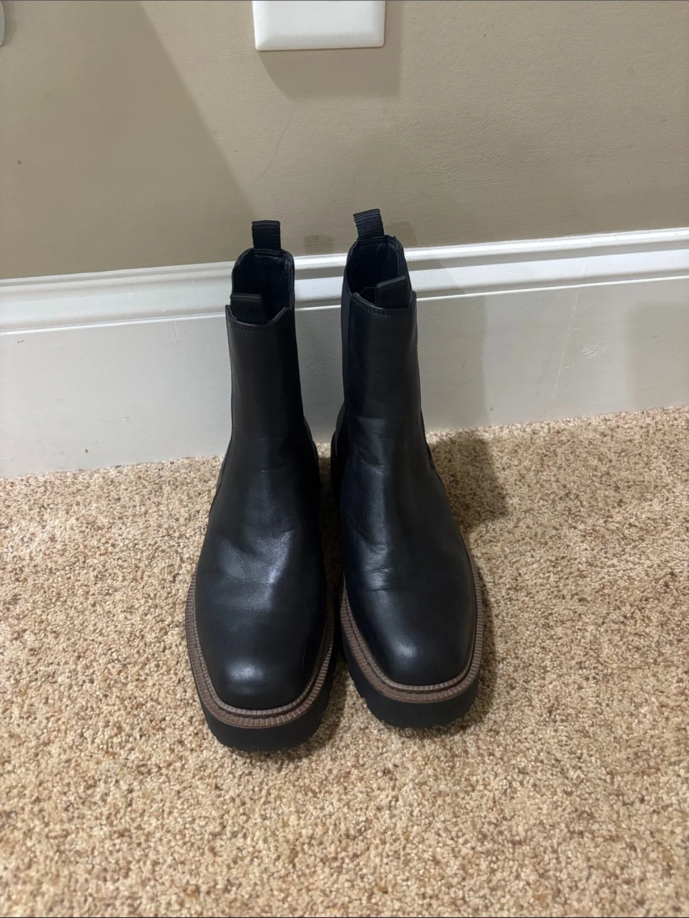 Sam Edelman Women’s Black Chelsea Boots with Contrast Welt
