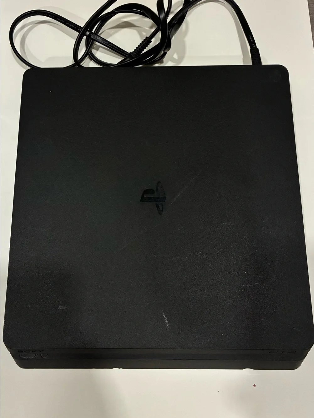 Sony ps4 slim