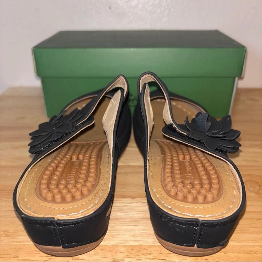 Woman’s Black Mary Jane Wedge Sandals with Flower Accent, Size 7 NWT