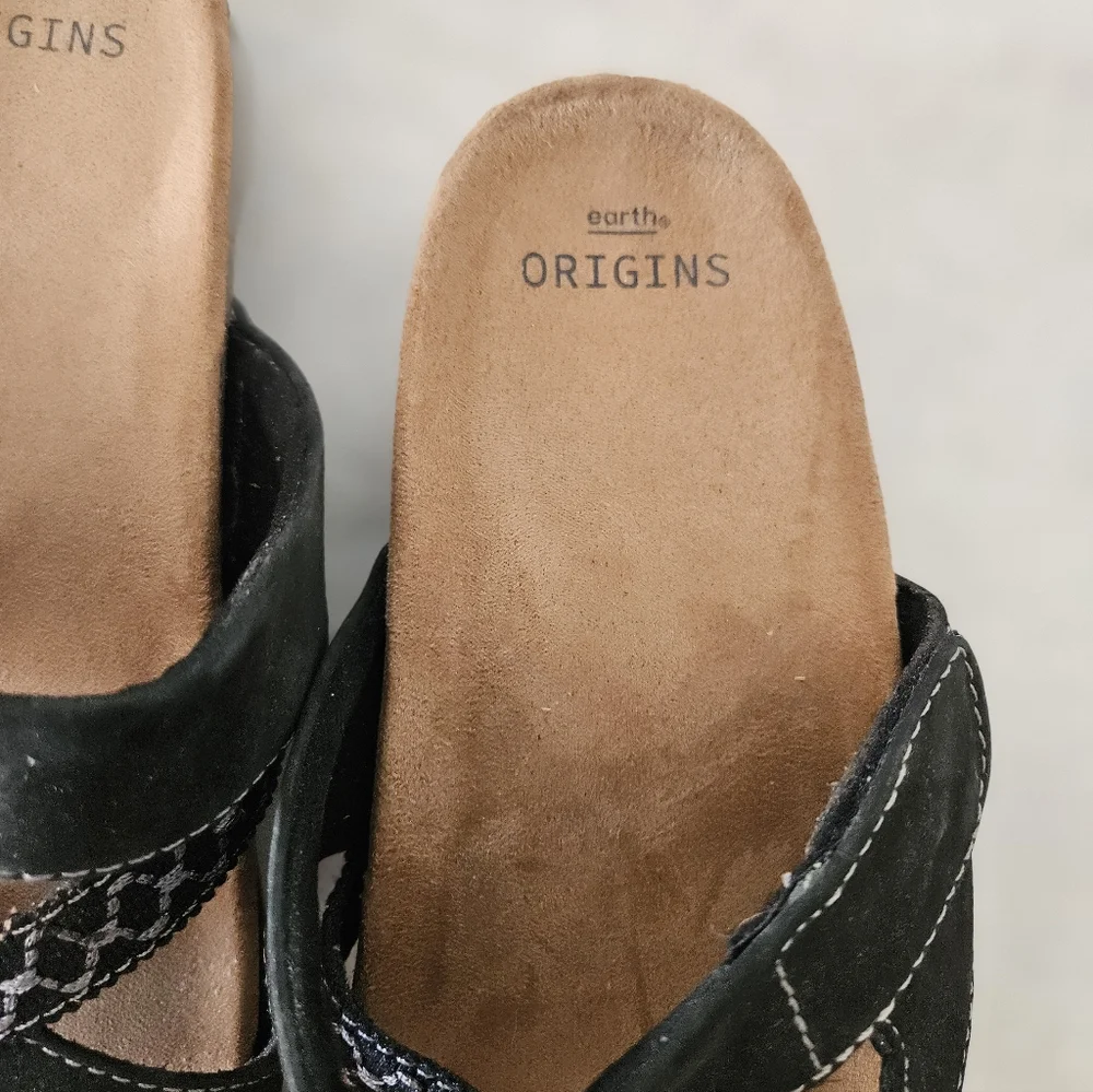 Earth Origins Black and Tan Suede Slide Sandals