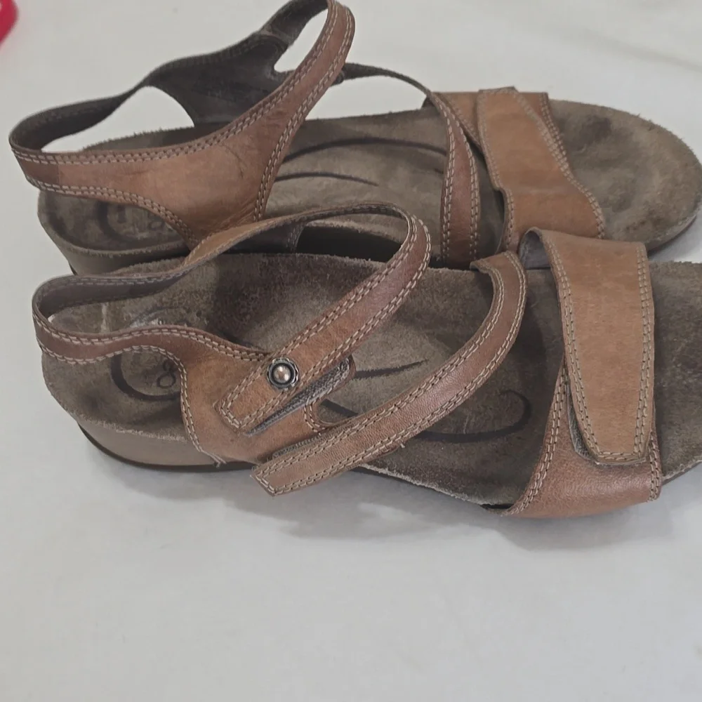 Abeo‎ Tan Leather Wedge Sandals 8