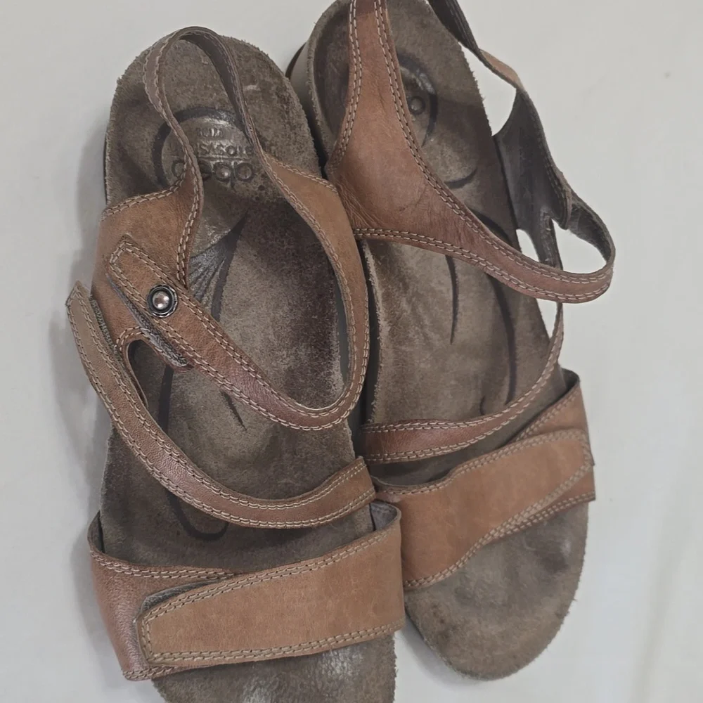 Abeo sandals leather