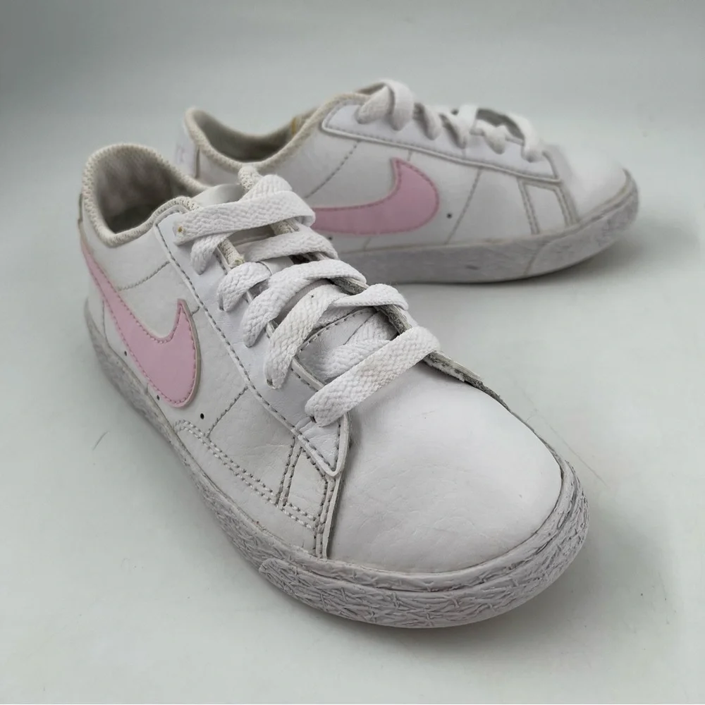 Nike excellent preowned
