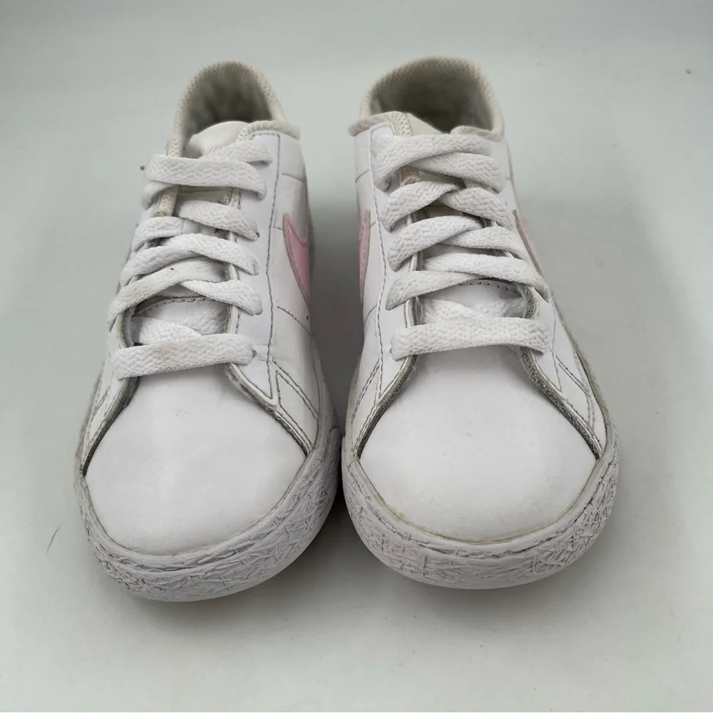 Nike excellent preowned